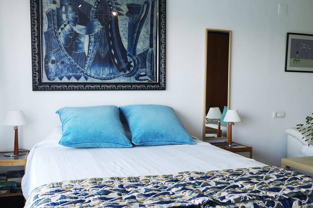 Entire apartment, Blue loft. Wonderful sea views. Free Wifi, Ac. Ideal couples. Albufereta in El Barrio, Alicante