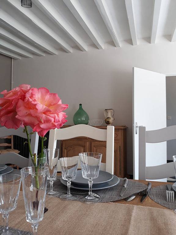 Gîte pour 7 personnes, avec terrasse et jardin dans Treigny-Perreuse-Sainte-Colombe - 4