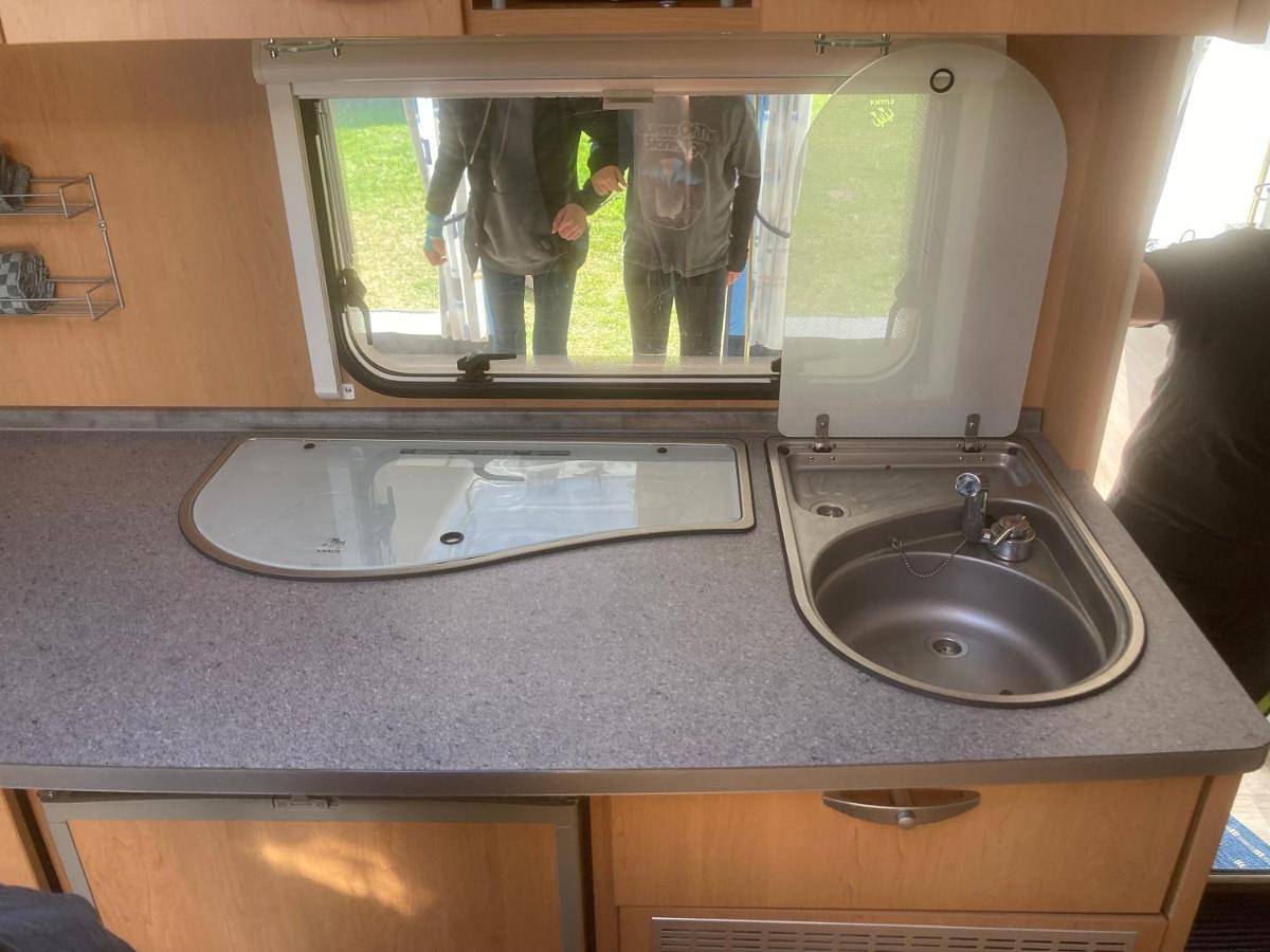 Mietwohnwagen S1 am Flussufer in Wienhausen, Landkreis Celle