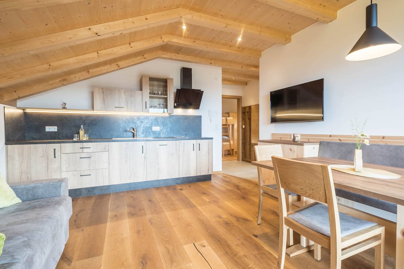 Appartamento intero, Appartamento per vacanze "Rosmarin" con vista sulle montagne, Wi-Fi, balcone e sauna in Verano, Alpi Sarentine