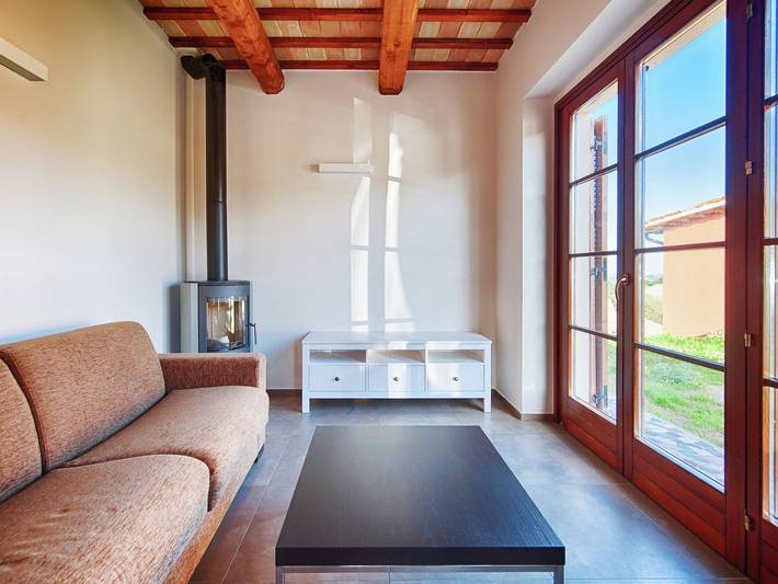 Agriturismo per 6 persone, con idromassaggio e piscina nonché terrazza e giardino, adatto a famiglie con bambini nelle Marche