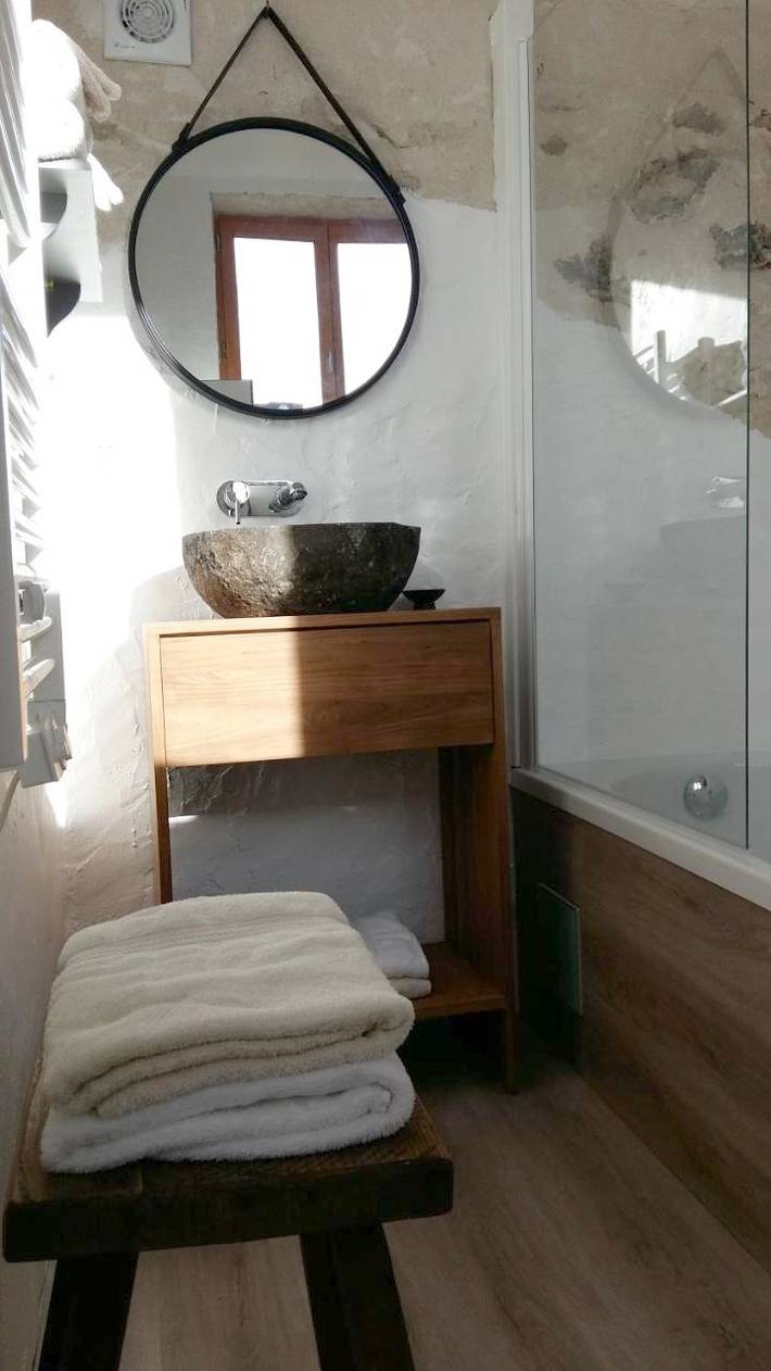 Gîte pour 4 personnes, avec vue ainsi que piscine et jardin à Cherval - 4