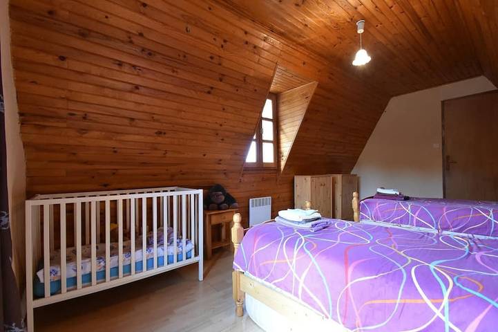 Location de vacances pour 6 personnes, avec terrasse ainsi que jardin et piscine à Saint-Léon-sur-Vézère - 4