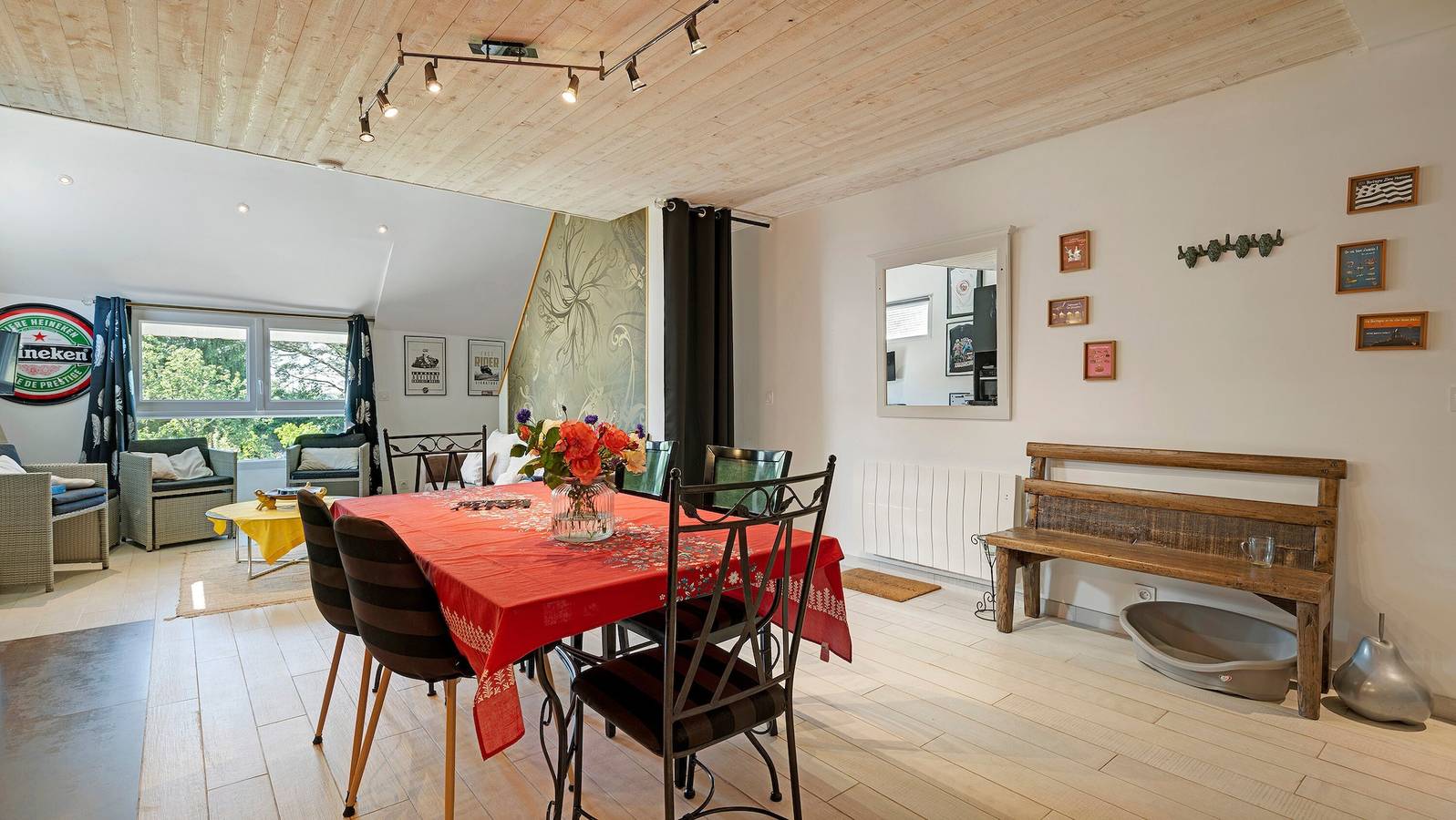 Gîte 'Le Relais De Jehan' met privézwembad, terras en eigen tuin in Saint-Malo-des-Trois-Fontaines, Vannes en omgeving