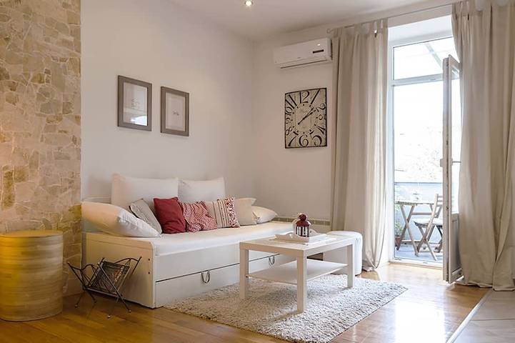 Ganze Wohnung, Charmante Wohnung 20 Minuten vom Hauptplatz entfernt in Zagreb, Zagreb und Umgebung