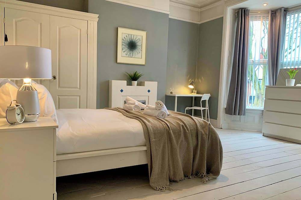 Large 6Br House with 5 Baths & Free Wi-Fi in Walsall, Birmingham e dintorni