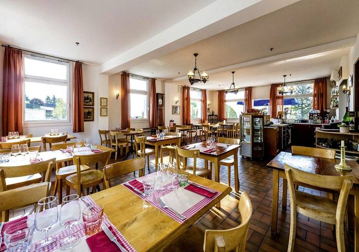 Hôtel pour 2 personnes, avec sauna ainsi que jardin et piscine, animaux acceptés à Bullet - 4