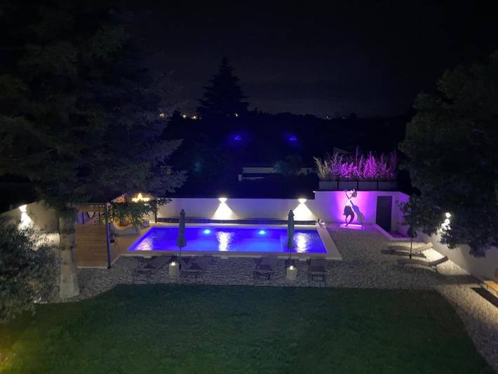 Location de vacances pour 2 personnes, avec piscine et jardin à Les Angles (Gard) - 2