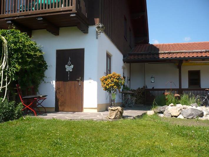 Ferienwohnung für 4 Personen, mit Balkon und Garten sowie Seeblick am Chiemsee - 2