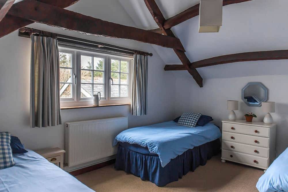 The Granary, shared hot tub and sauna in Hartland, Hartland Devon Heritage Coast