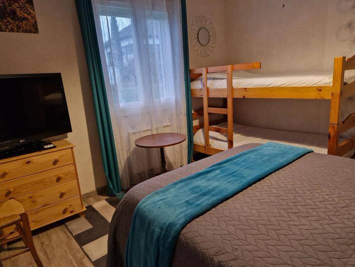 Location de vacances pour 2 personnes, avec terrasse et jardin, animaux acceptés à Saint-Pantaléon-de-Larche - 2