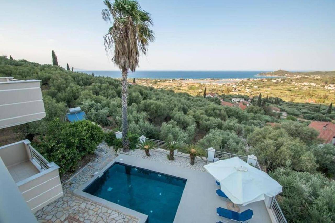 Artemis Oasis Villa with private Pool in Καταστάρι, Αλυκές