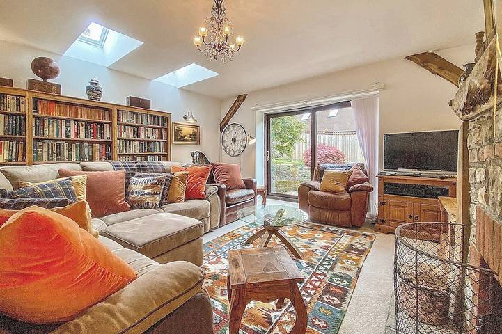 Glamping for 2 people, with garden in Wiltshire