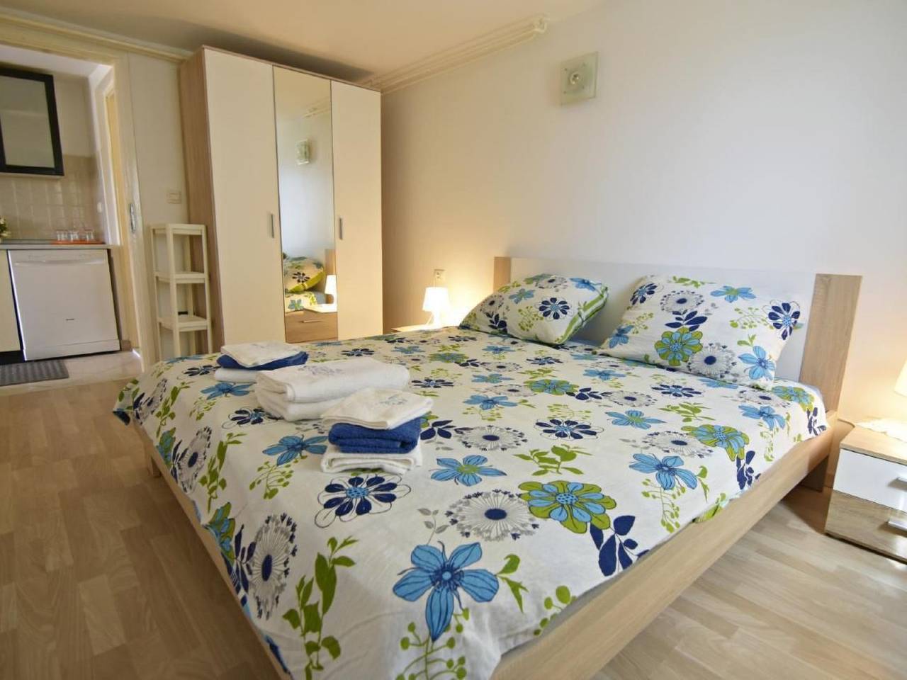 Entire apartment, Mit Blick auf das Wasser in Umag, Umag Region