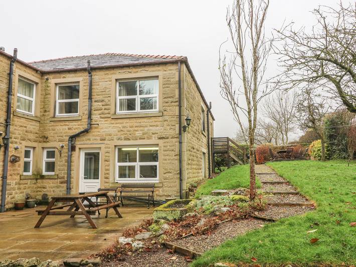 Holiday home for 13 people, with garden in Yorkshire Dales National Park