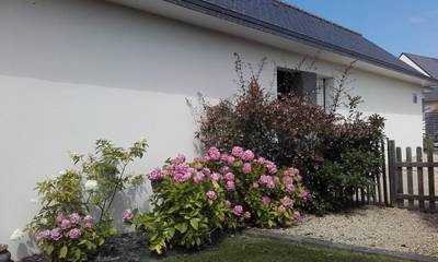 Gîte pour 2 personnes, avec jardin à Étel