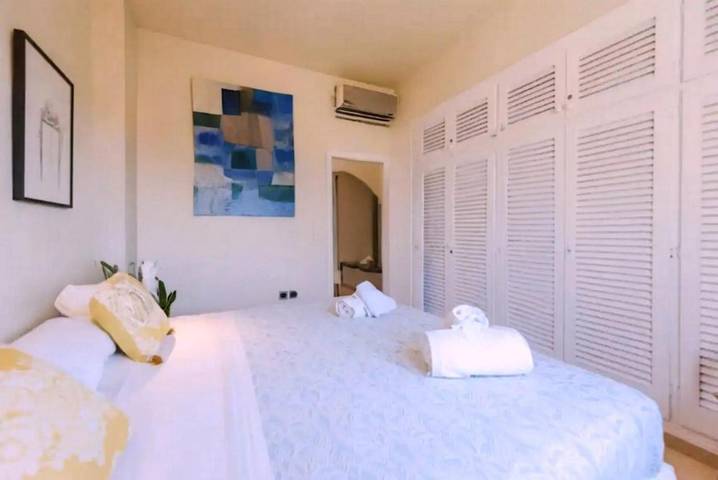 Location de vacances pour 8 personnes, animaux acceptés à Roca Llisa