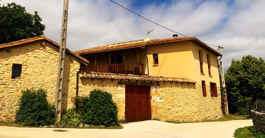 Casa rural para 9 personas, con jardín y vistas en Merindad de Sotoscueva