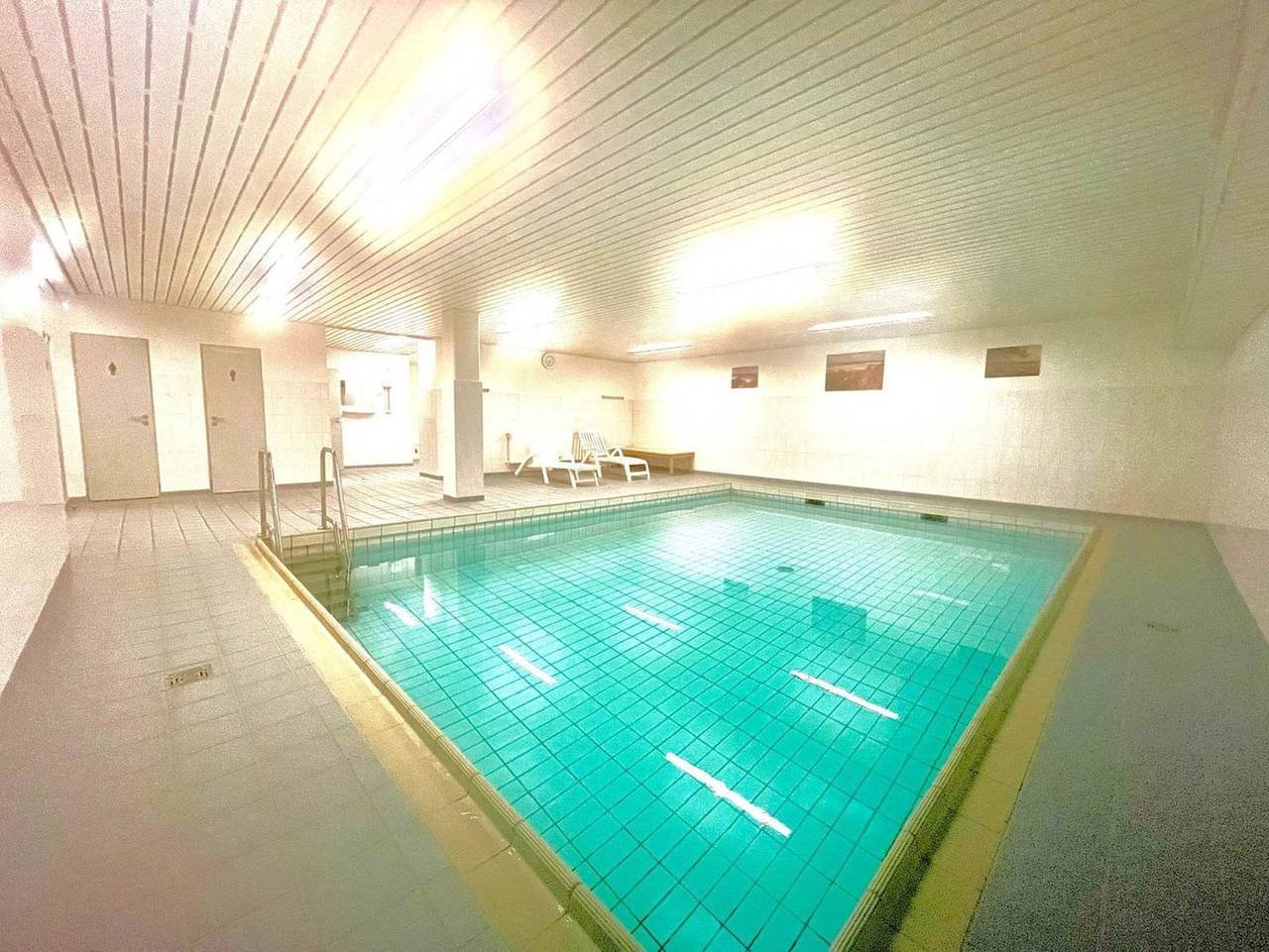 Ganze Ferienwohnung, Robbe mit Schwimmbad und Sauna - Rund 37 Quadratmeter groß und auch noch Rollator freundlich. in Westerland, Sylt (Gemeinde)