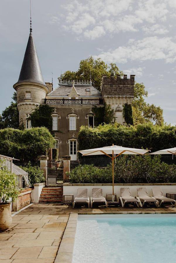 Ferienwohnung für 6 Personen, mit Terrasse und Garten sowie Pool und Ausblick in Linxe