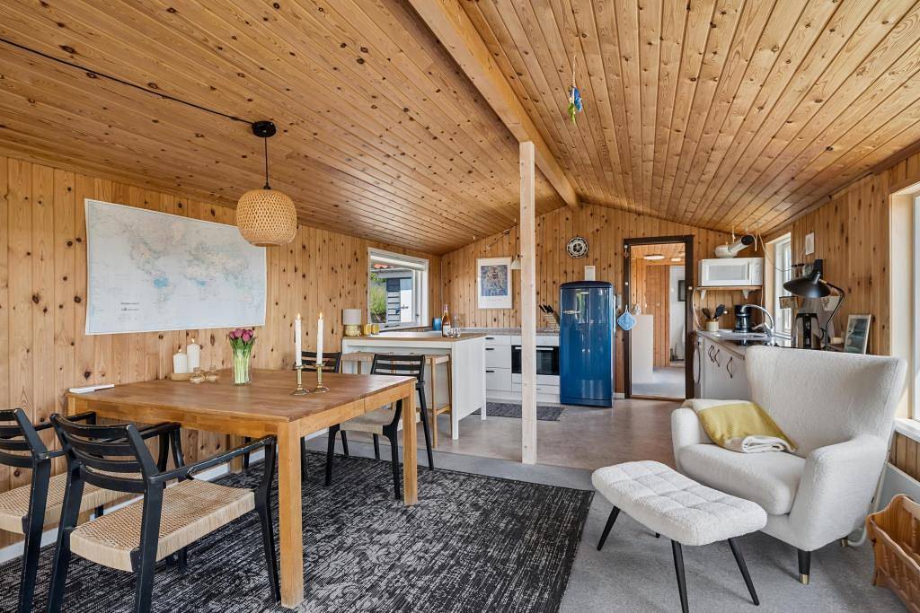 Gemütliches Ferienhaus mit traumhaftem Meerblick am Følle Strand in Følle Strand, Süddjursland