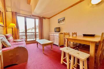 Gîte pour 4 personnes, avec piscine et balcon dans Office De Tourisme De Notre Dame De Bellecombe