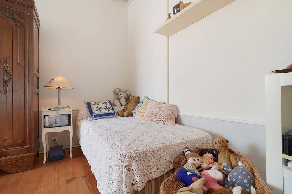 Chambre d’hôtes « Chambre Bleue » avec jardin privé, Wi-Fi et climatisation in Saint-Aulaye, Périgord Vert