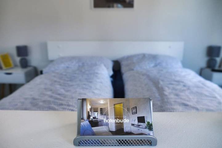 Ganze Wohnung, Zentrale Ferienwohnung am Husumer Hafen mit Balkon in Husum Hafen, Husum