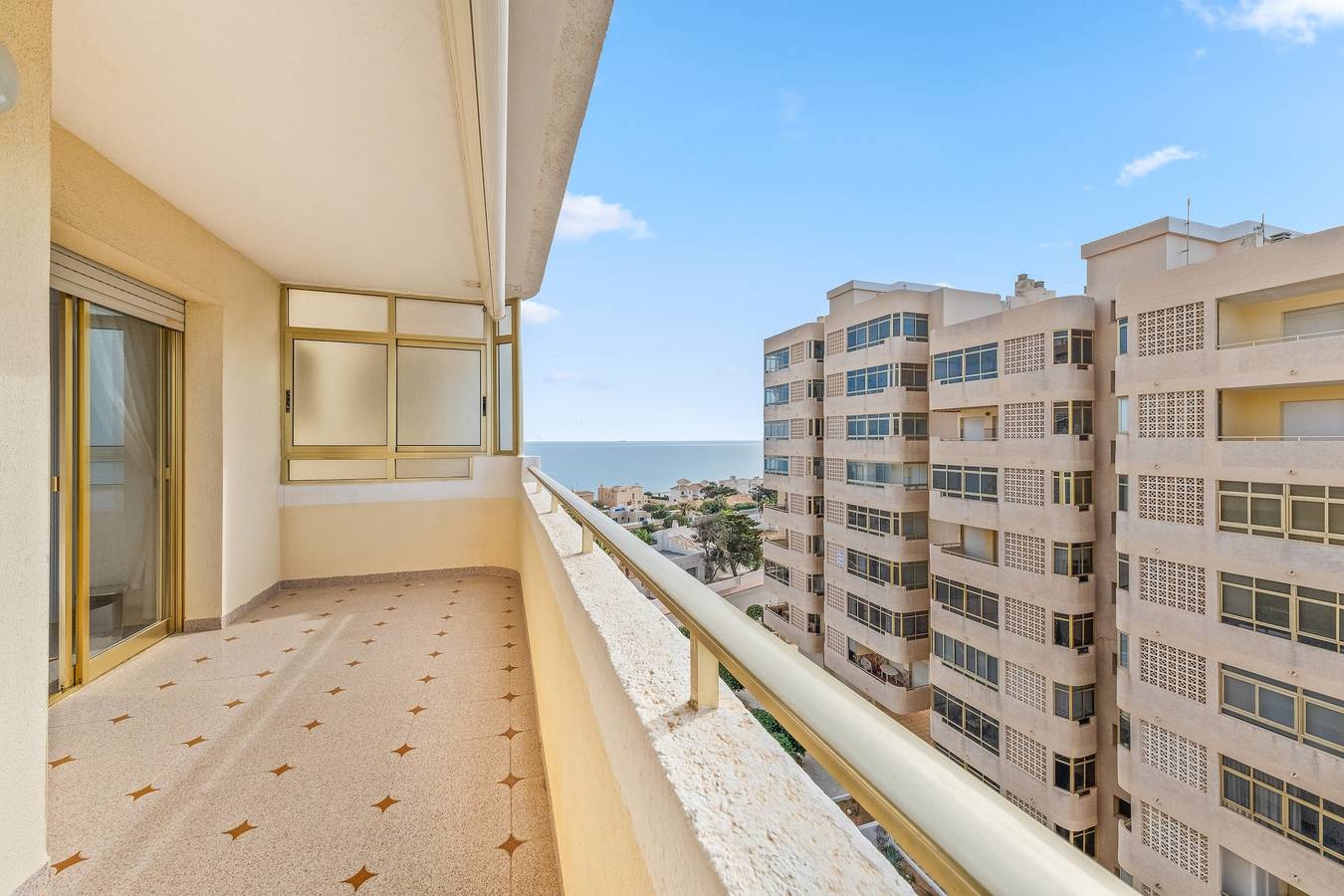 Appartement entier, Appartement 'Agata 2 Esc 2 7b' avec vue sur la mer, piscine partagée et Wi-Fi in Los Miradores del Puerto, San Javier