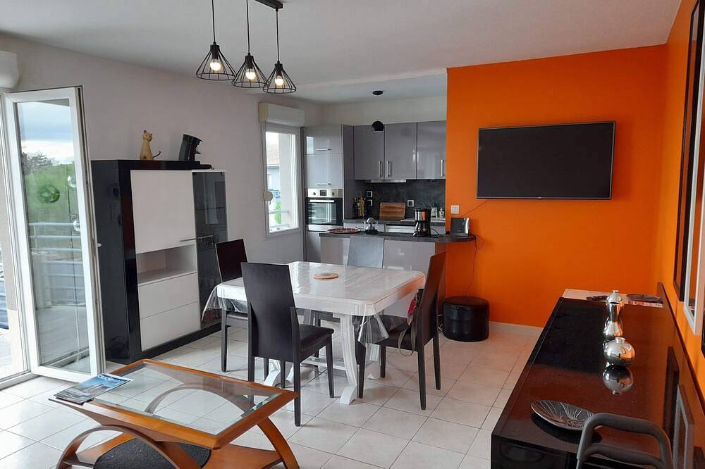 Appartement entier, Joli appartement vue montagnes, 3 min Carcassonne in Villemoustaussou, Région de Carcassonne