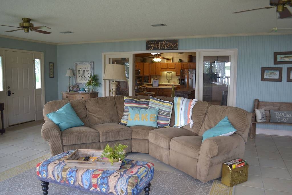 Uncle Boo's Geräumiges Haus mit herrlichem Seeblick in Georgia