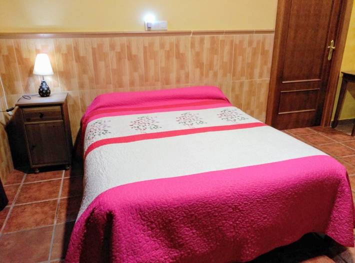 Casa rural para 10 personas, con Terraza y Jardín además de Piscina y Vistas en Venta del Moro - 2