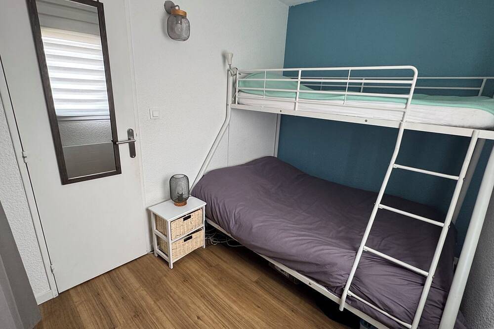 Appartement entier, Appartement 3 pièces 6 pers : vue mer et accès piscine privée in Guidel, Côte des Mégalithes