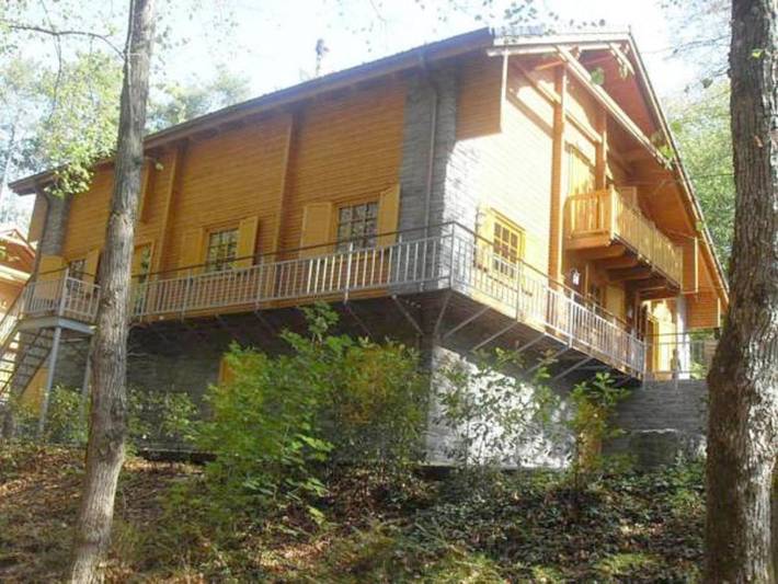 Chalet pour 15 personnes, avec Balcon et Terrasse ainsi que Jardin et Sauna dans Bomal