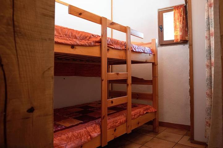 Gîte pour 4 personnes, avec terrasse et jardin ainsi que jacuzzi et piscine, animaux acceptés à Asperjoc - 4