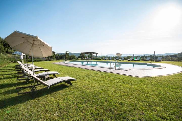 Agriturismo per 3 persone, con piscina e panorama nonché giardino, con animali domestici a Monterotondo Marittimo