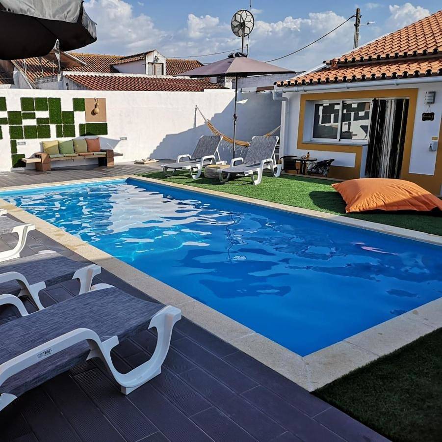 Entire apartment, Casinhas do Canário in Redondo, Évora District