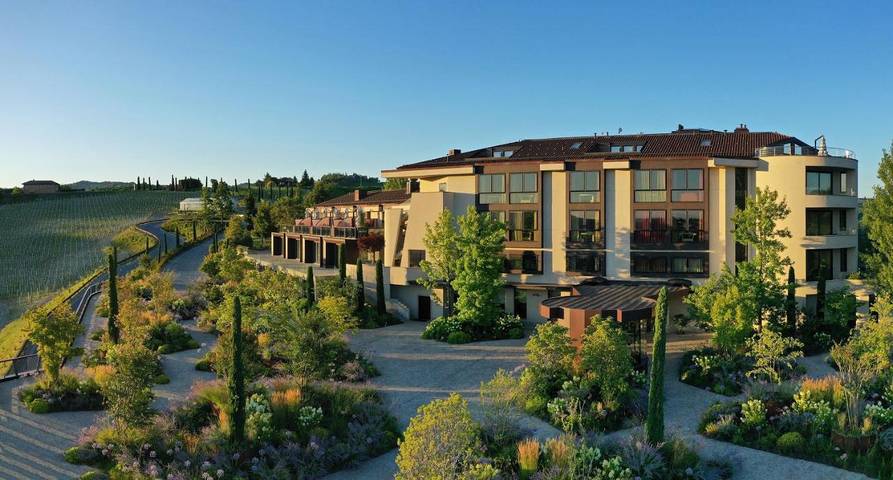 Hôtel pour 3 personnes, avec jardin et sauna ainsi que piscine et jacuzzi à Serralunga d'Alba - 4