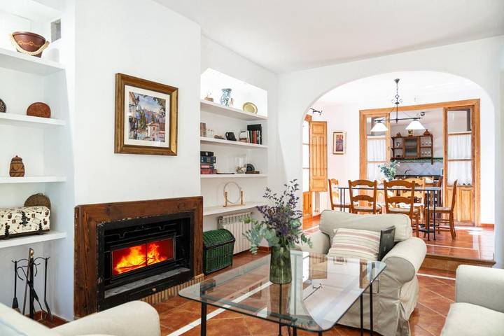 Casa rural para 12 personas, con Balcón y Jacuzzi además de Terraza y Jardín en El Padul - 3