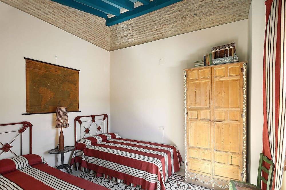 Ganze Wohnung, Quintana Terrasse. 5 Schlafzimmer, 3 Bäder, Terrasse. Für 10 Personen. in Casco Antiguo, Sevilla