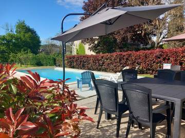 Gîte pour 8 personnes, avec piscine ainsi que jardin et vue dans Argentat-sur-Dordogne