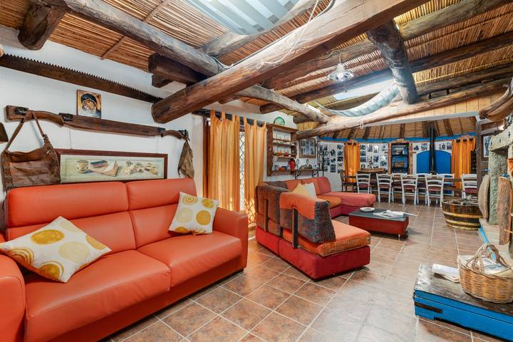 Villa 'Orgoai' with Mountain View, Wi-Fi and Air Conditioning in Orgosolo, Barbagia