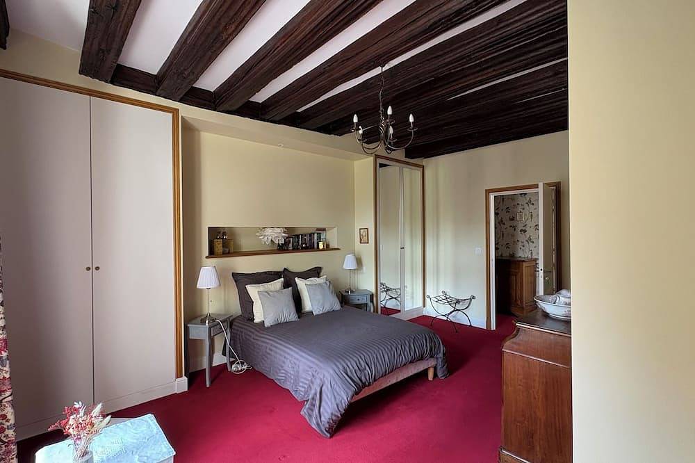 Ganze Wohnung, Center Chinon Gîte Xvème 2 chambres + garage vélo. in Chinon, Loire-Tal