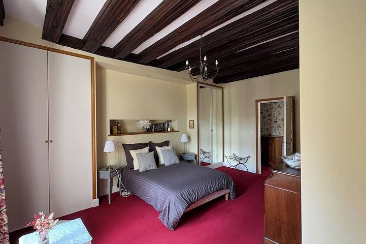 Appartement entier, Centre Chinon Gîte Xvème  2 chambres + garage vélo. in Chinon, Vallée de la Loire