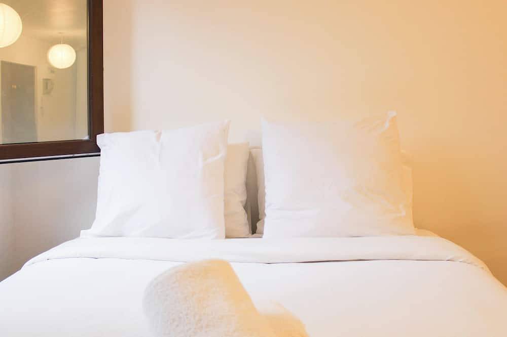 Entire apartment, Bright studio in Pantin, perfect for couples in Pantin, Seine-Saint-Denis