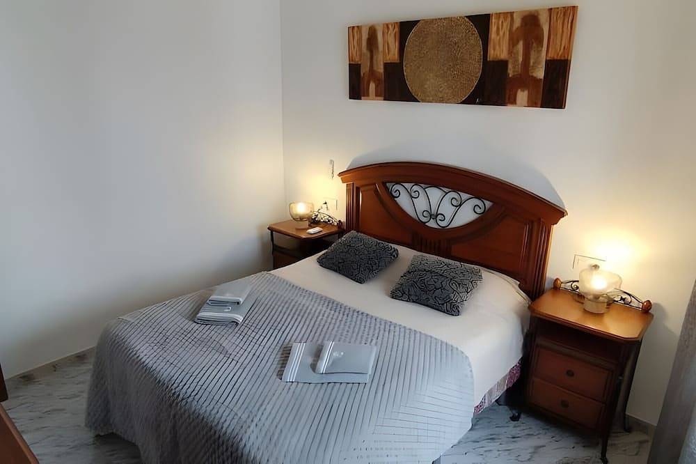 Casa Rural Martemma: Mountain Views, Private Pool & Air Conditioning in Zuheros, Sierras Subbéticas