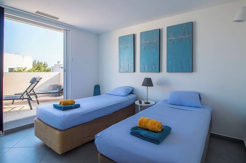 Villa moderne, bord de mer - 300 m de la plage. in Sète, Côte méditerranéenne (France)