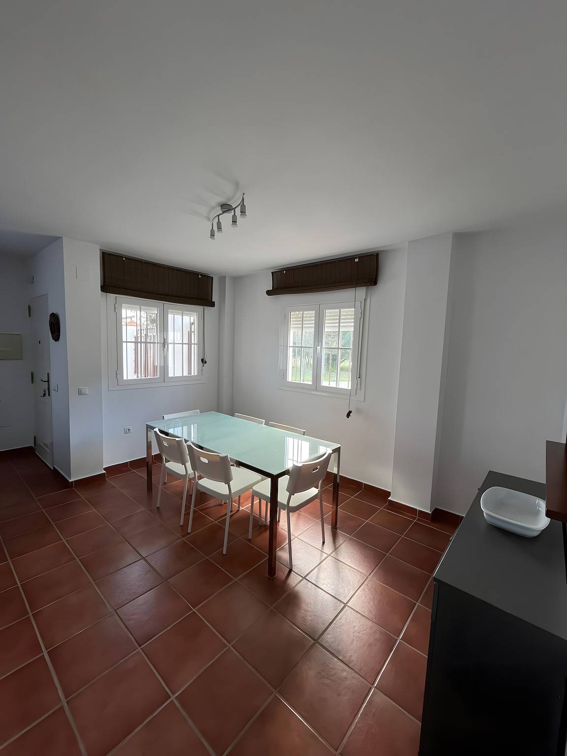 Casa de vacaciones 'Las Lagunetas' con vistas a la montaña, piscina compartida y terraza privada in Wakana, Benalup-Casas Viejas