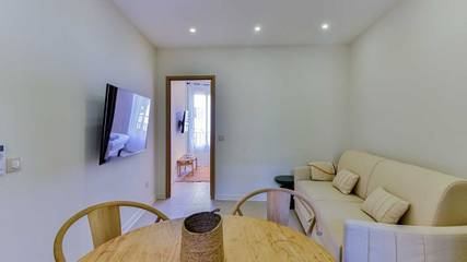 Gîte pour 4 personnes, avec balcon/terrasse dans Plage de Juan-les-Pins