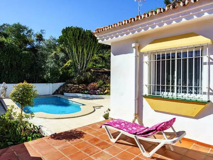 Ferienhaus für 4 Personen, mit Terrasse und Garten sowie Pool in Monda